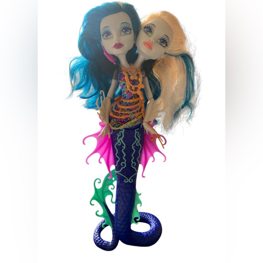 Great Scarrier Reef Monster High Peri & Pearl Mattel Doll Toy Collectible